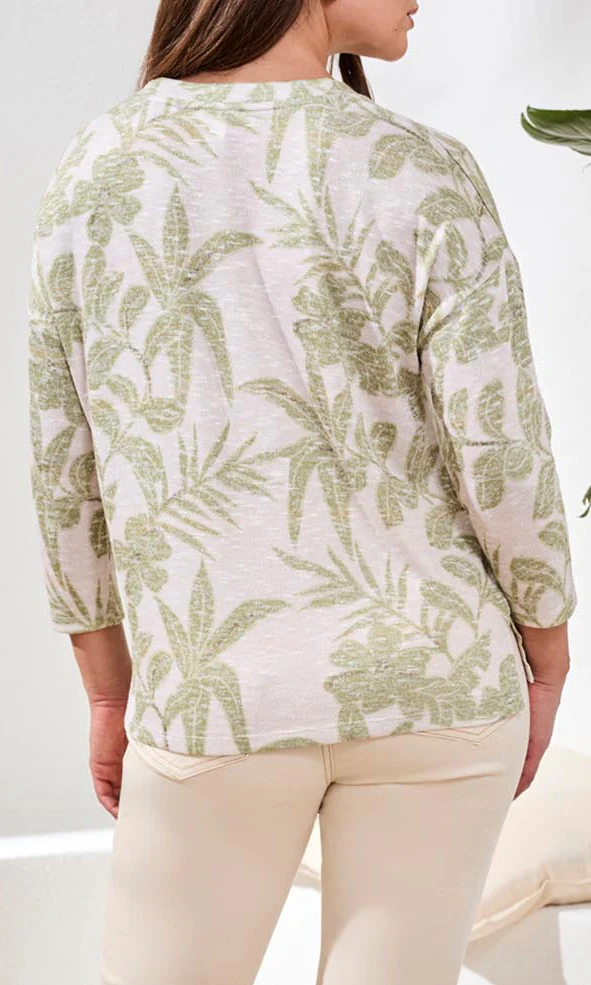 Tropical Print 3/4 Sleeve Knit Top - Image 4