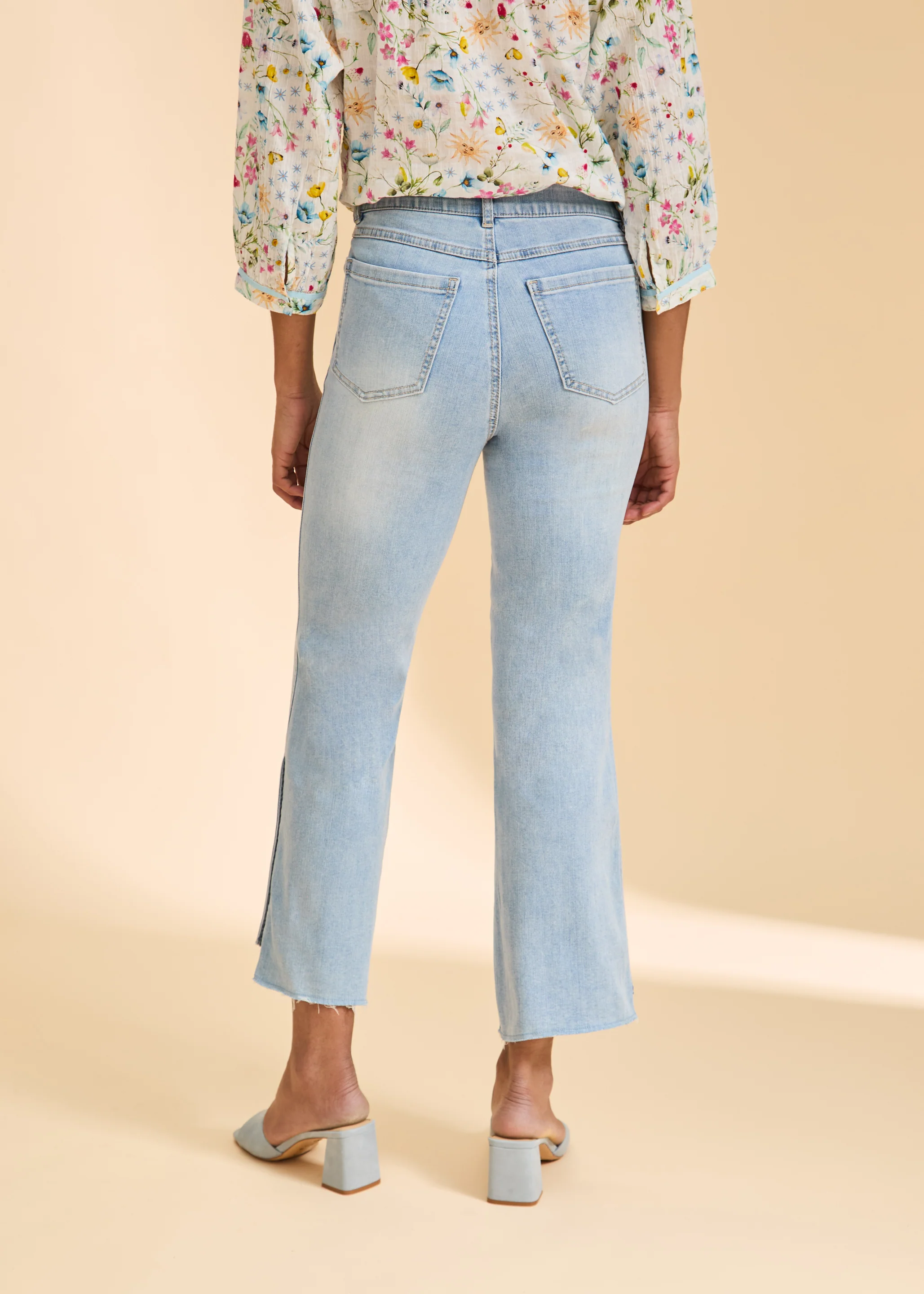 Cropped Straight-Leg Jeans with Button Detail - Image 3