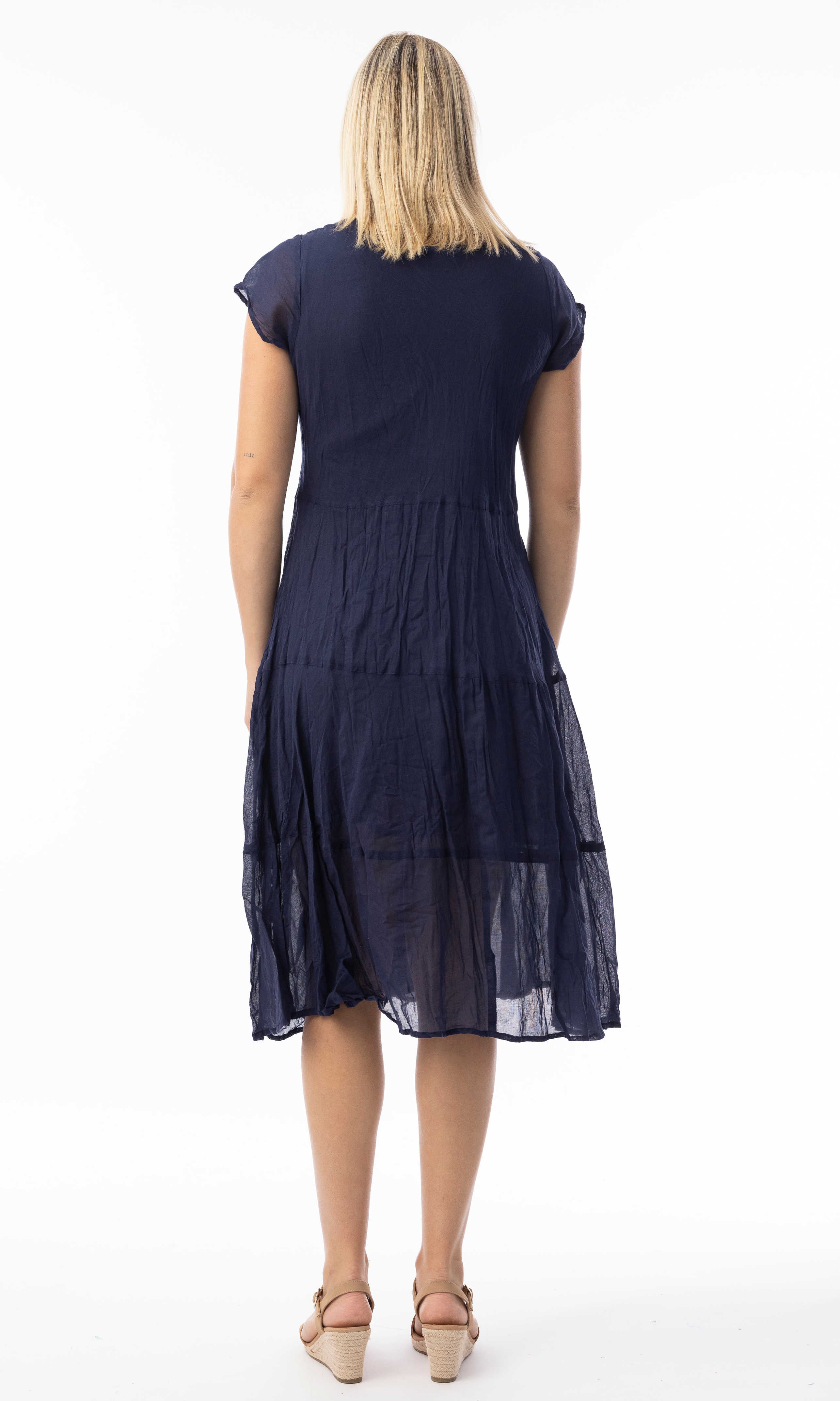 Crinkled Tiered Midi Dress with Bias Pockets - Image 3