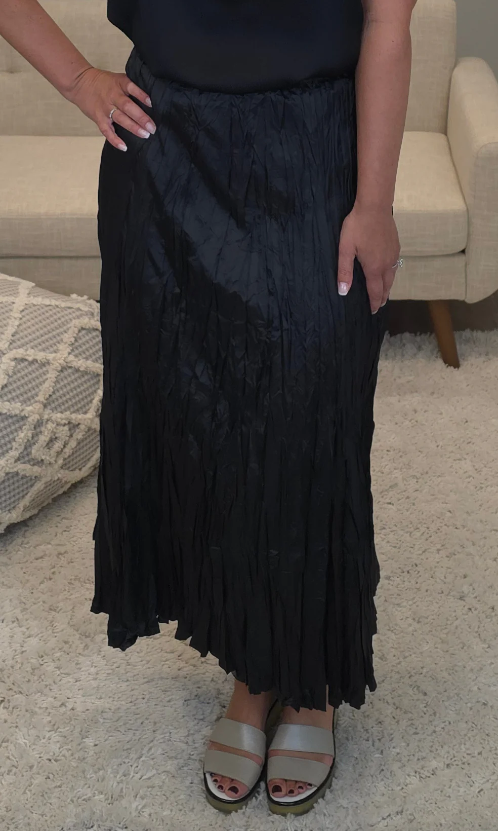 Black Crinkle Pleated Midi Skirt with Elastic Waist