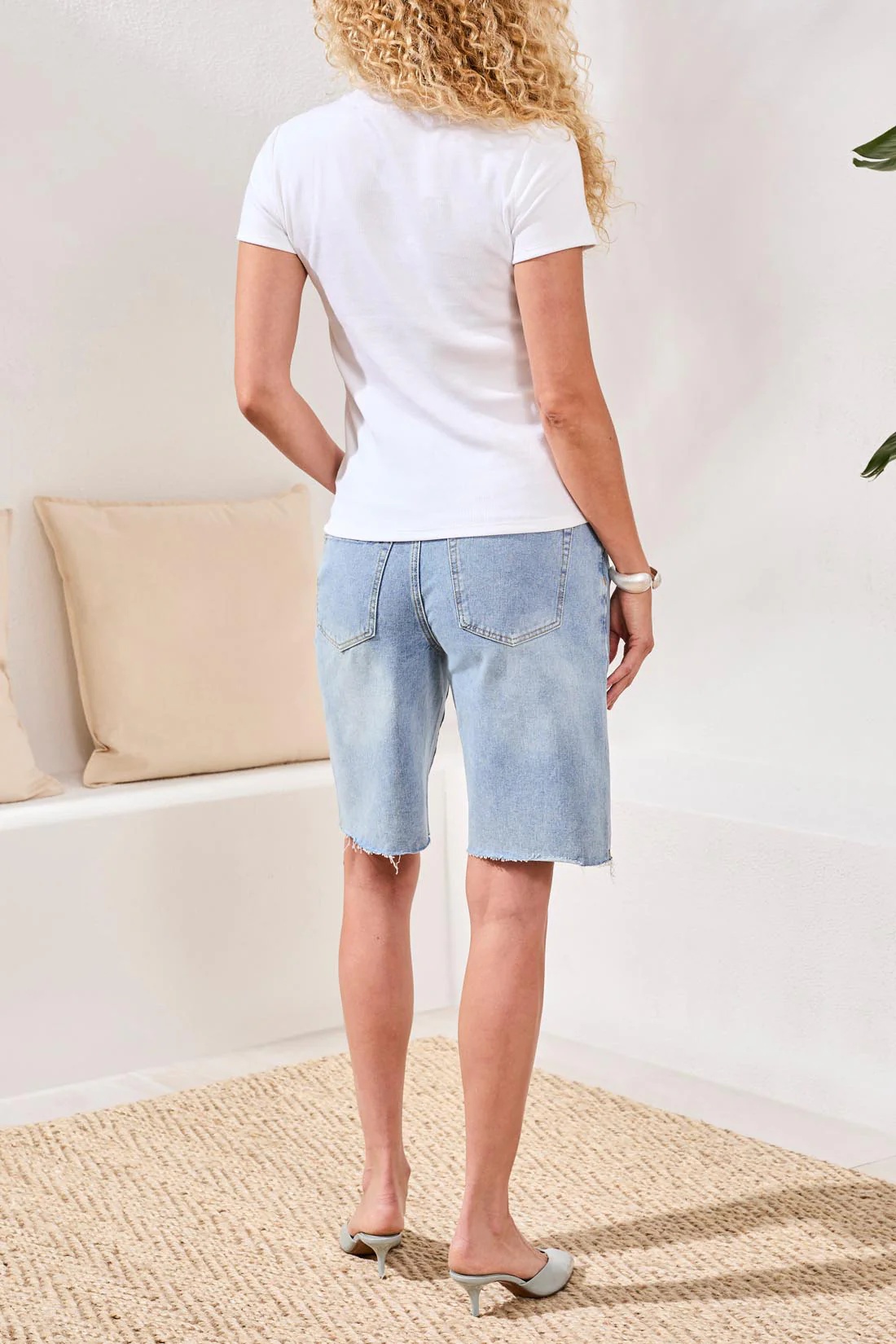 Essential Ribbed Stretch Tee - Image 3