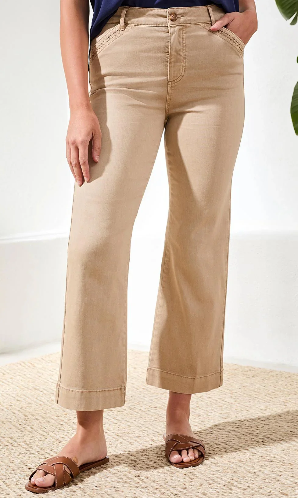 Gentle Kick Flare Embroidered Pant