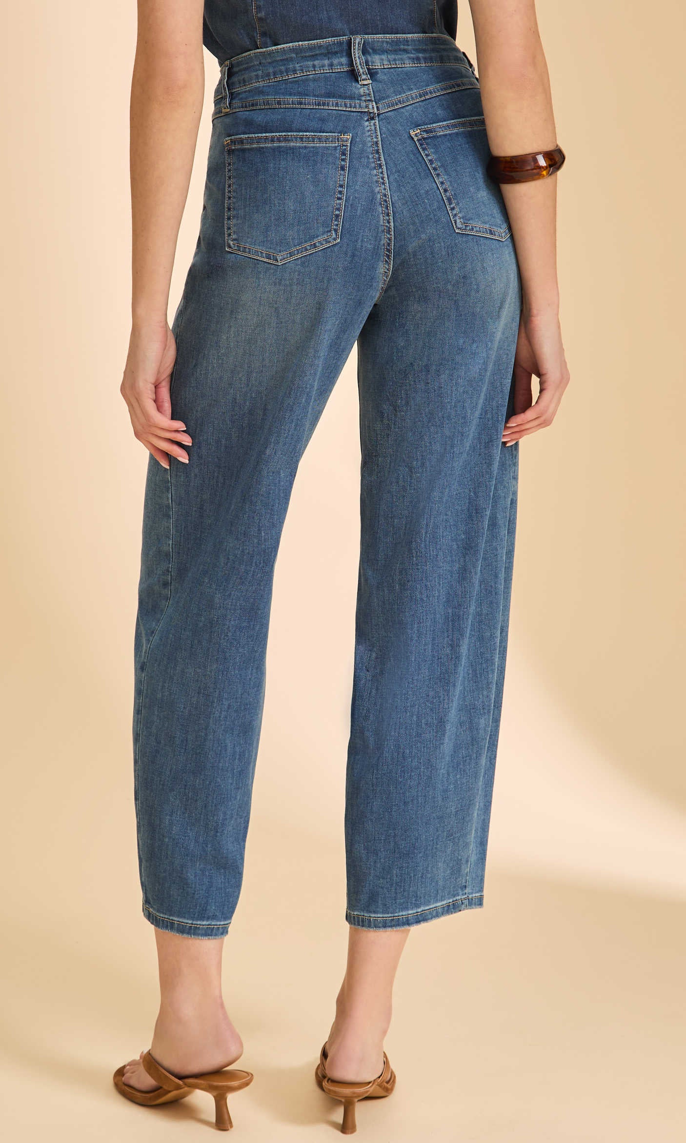 Mid-Rise Cropped Girlfriend Barrel Jean - Image 3