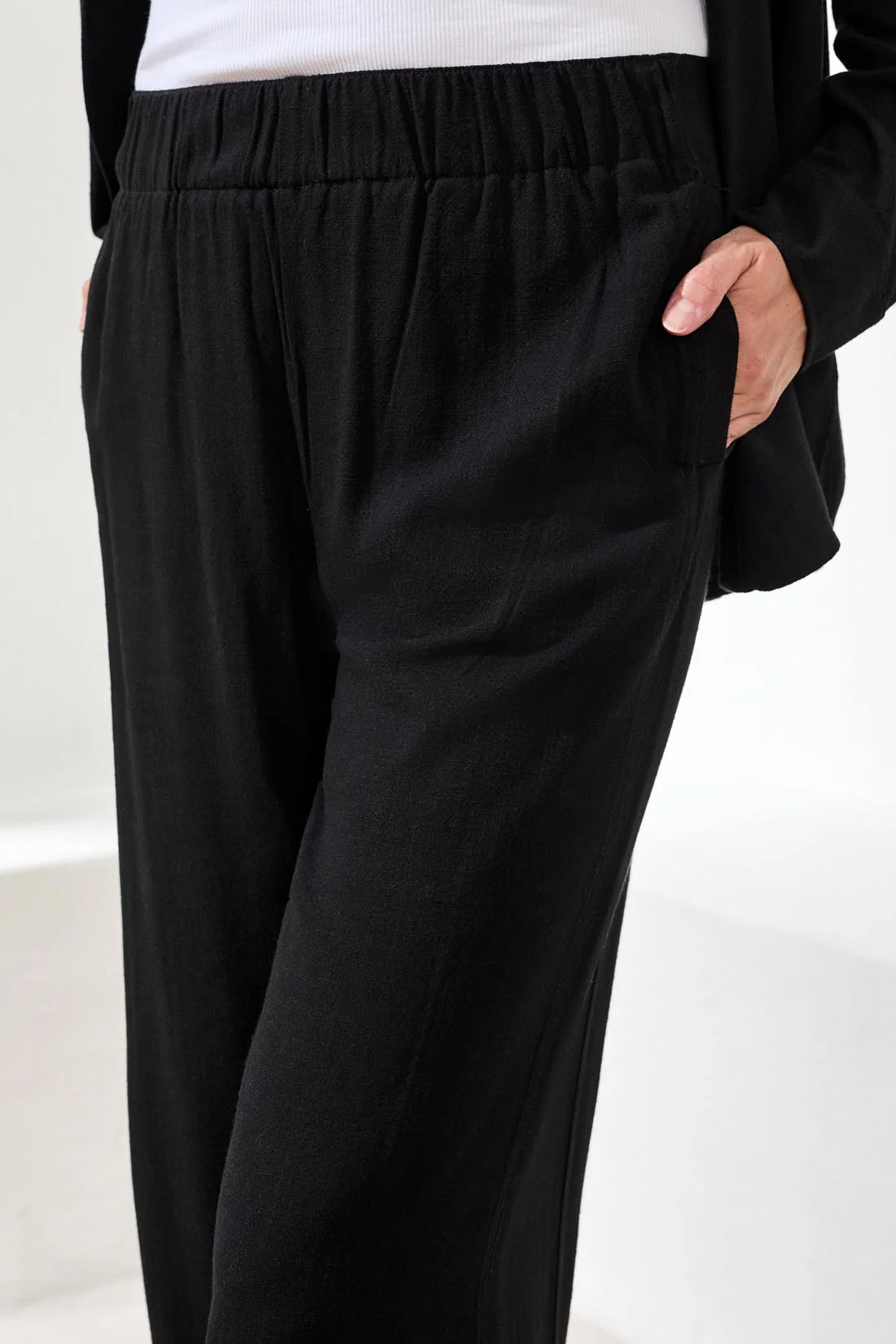 Wide-Leg Cropped Pull-On Pants - Image 3