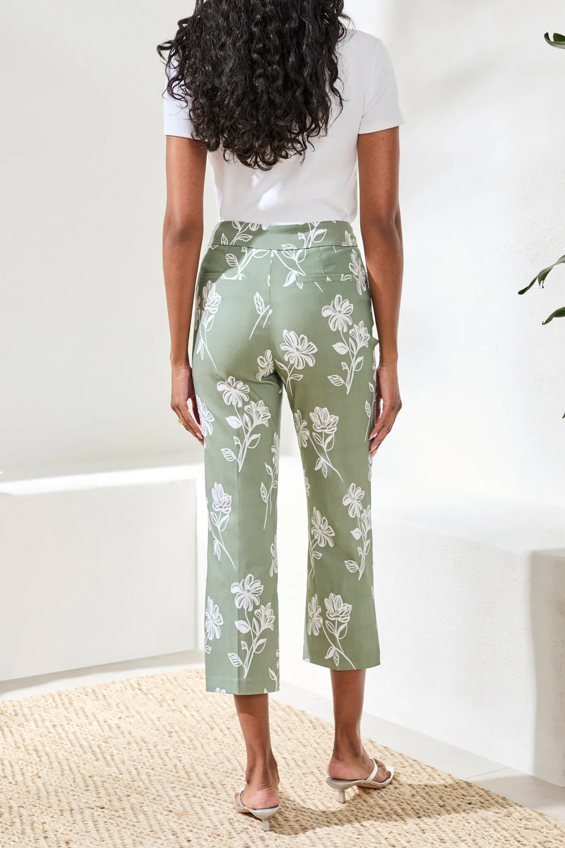 Floral Print Cropped Pull-On Ankle Pant - Image 3