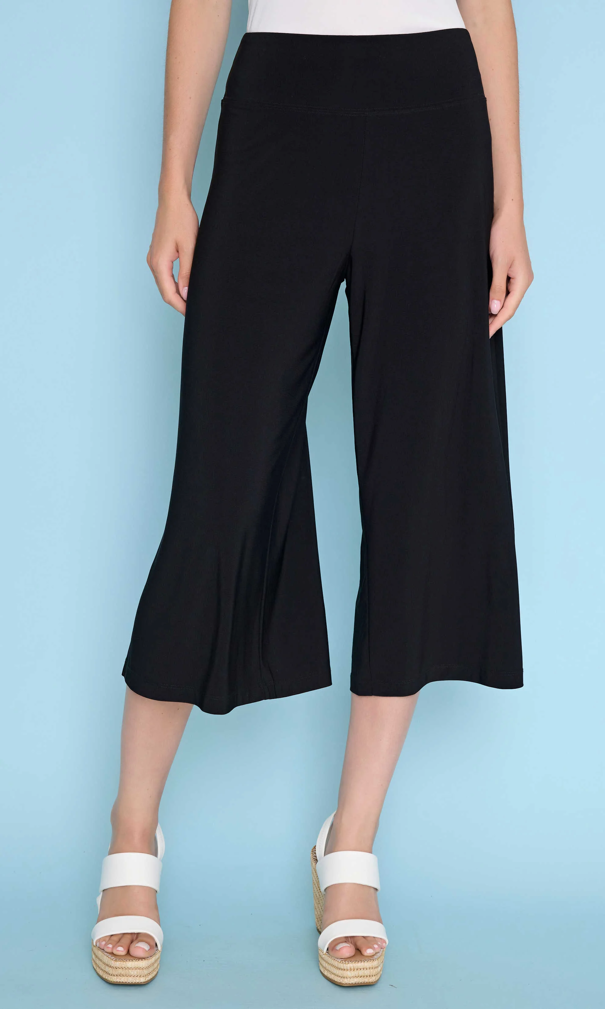 Side Slit Detail Pull-On Crop Pant